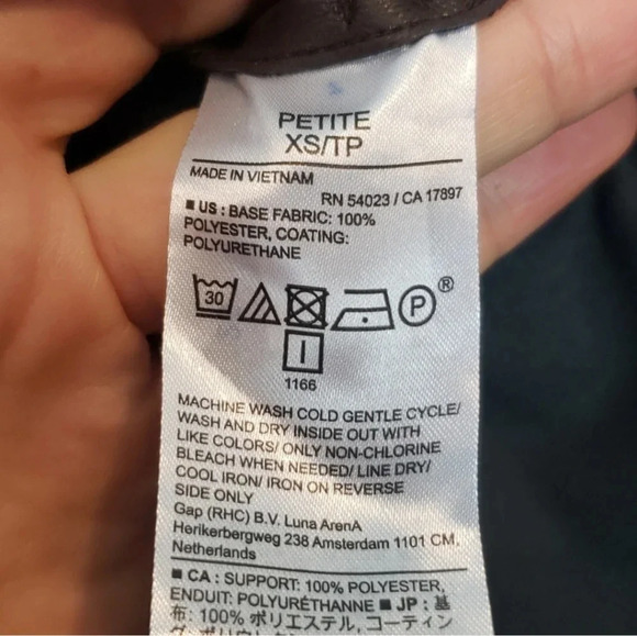 Banana Republic faux leather blouse - Picture 8 of 8